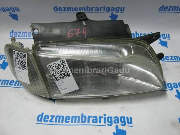 De vanzare far dreapta PEUGEOT 306