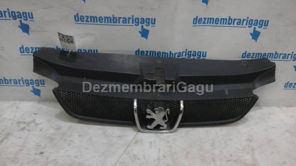 Vand grile capota PEUGEOT 406 din dezmembrari