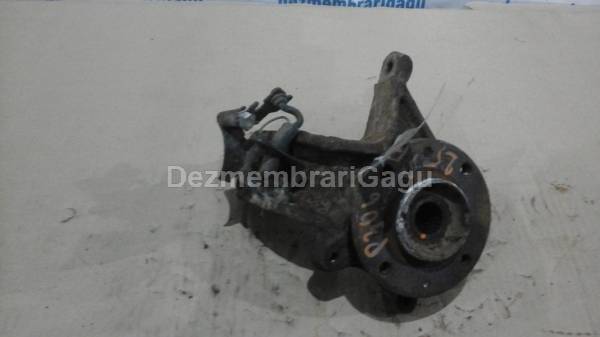 De vanzare fuzeta fata stanga PEUGEOT 306