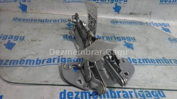 De vanzare balama capota stanga VOLKSWAGEN PASSAT / 3B3 - 3B6 (2000-2005)