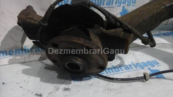 De vanzare fuzeta fata dreapta VOLKSWAGEN PASSAT / 3B2 - 3B5 (1996-2000), 1.6 Benzina, 74 KW