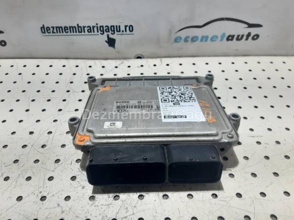 De vanzare calculator motor ecm ecu KIA CEED